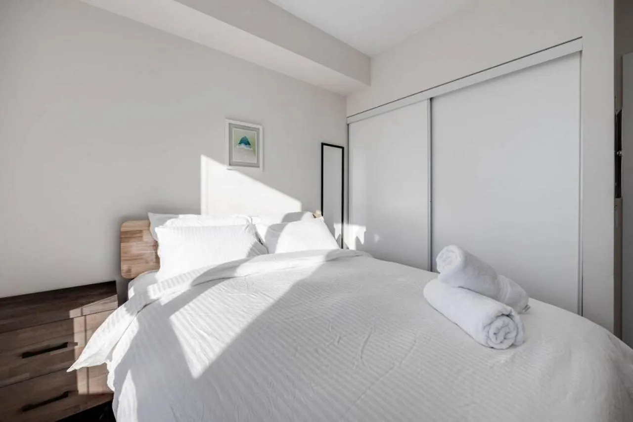 Vakantiehuis Exec 2Br 2Bth W Million Dollar View Of Cn Tower Villa Toronto