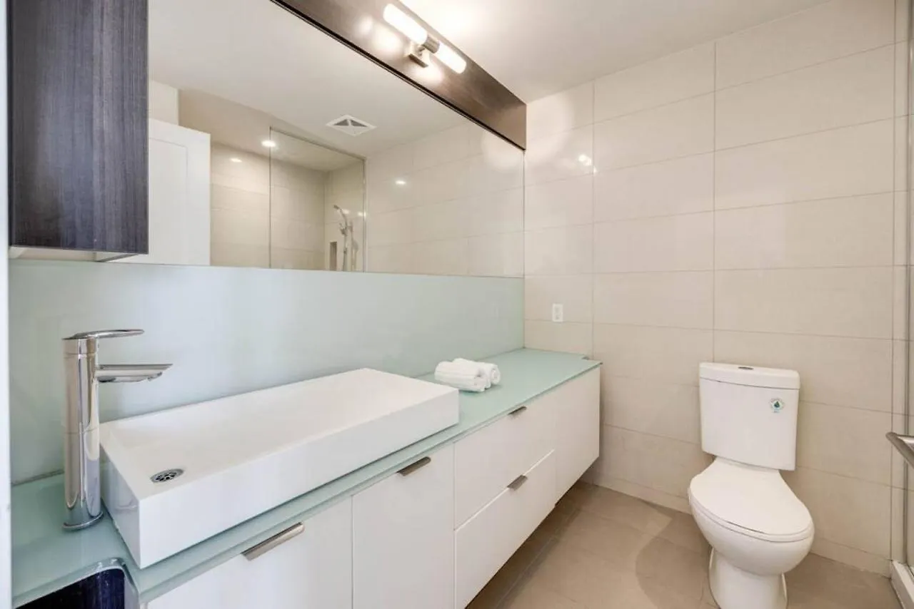 Vakantiehuis Exec 2Br 2Bth W Million Dollar View Of Cn Tower Villa Toronto